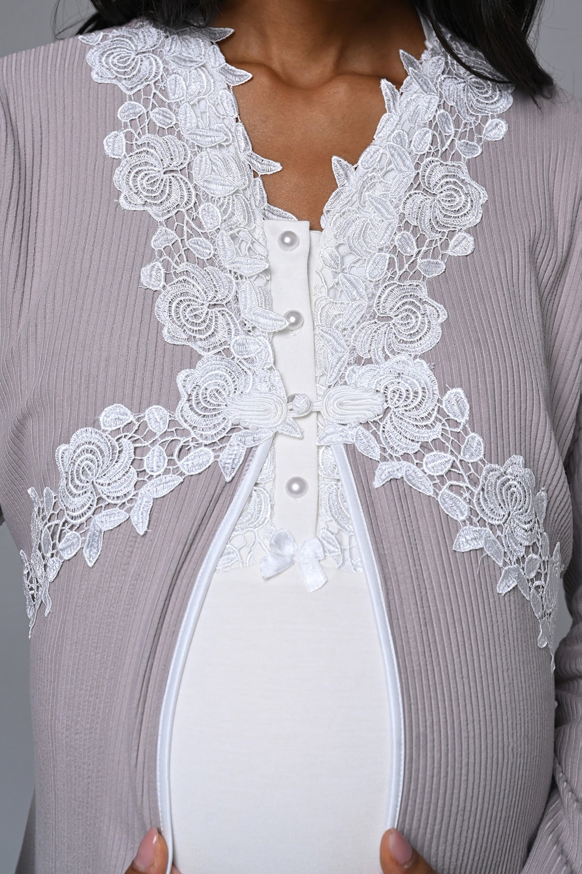 Flowery Lace Collar 3-Piece Maternity-Nursing Pajama & Robe Set Ecru - 24357