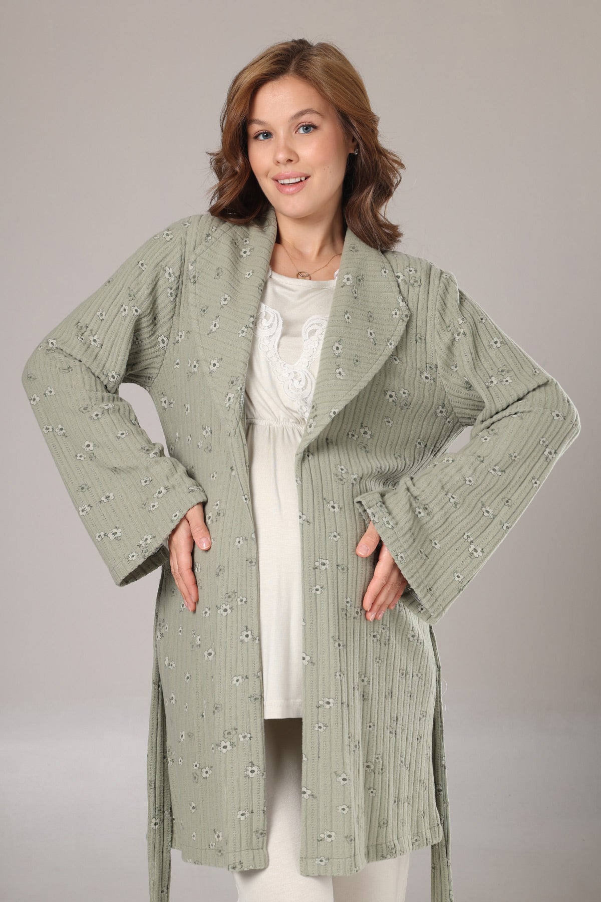 Lacy Double Breasted 3-Piece Maternity-Nursing Pajama & Patterned Robe Set Green - 1003