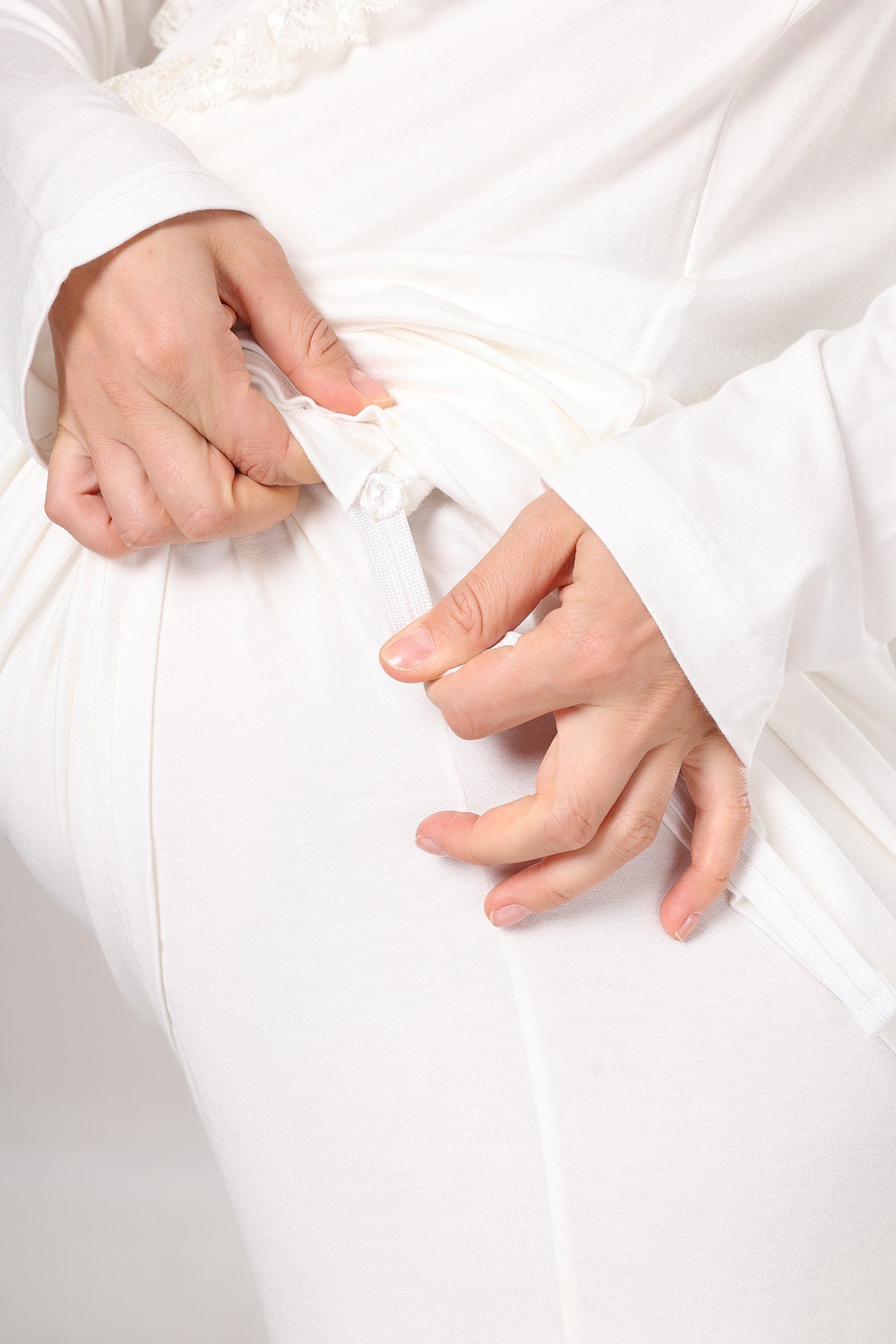 Lace Detailed 3-Piece Maternity-Nursing Pajama & Jacquard Robe Set Ecru - 1010