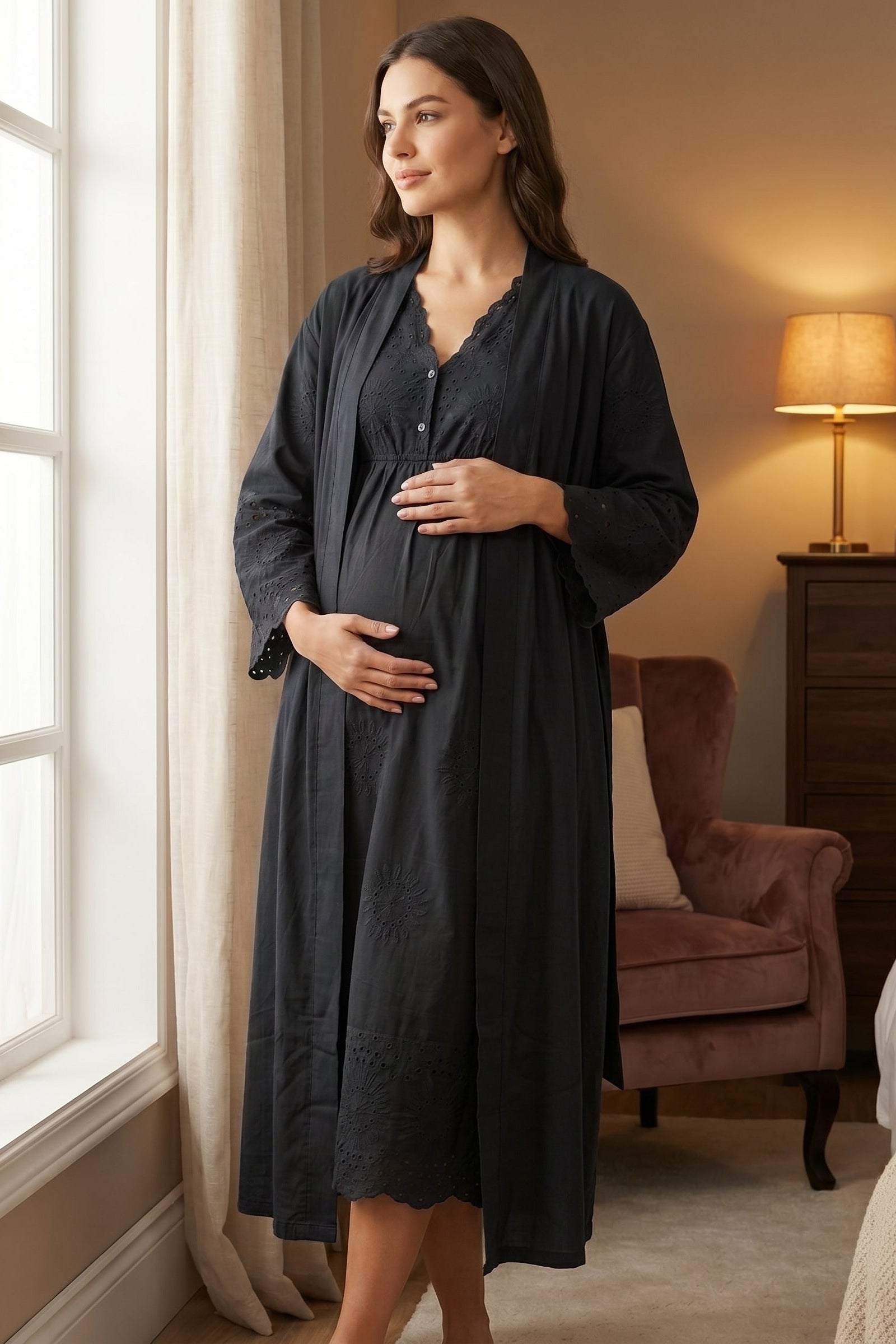 Broderie Anglaise طقم ثوب نوم للأمهات والرضاعة والتطريز باللون الأسود - 3050
