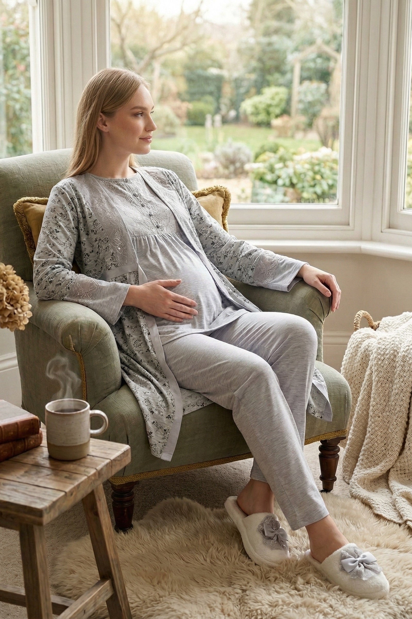 Lace Detailed 3-Piece Maternity-Nursing Pajama & Floral Patterned Robe Set Grey - 3470