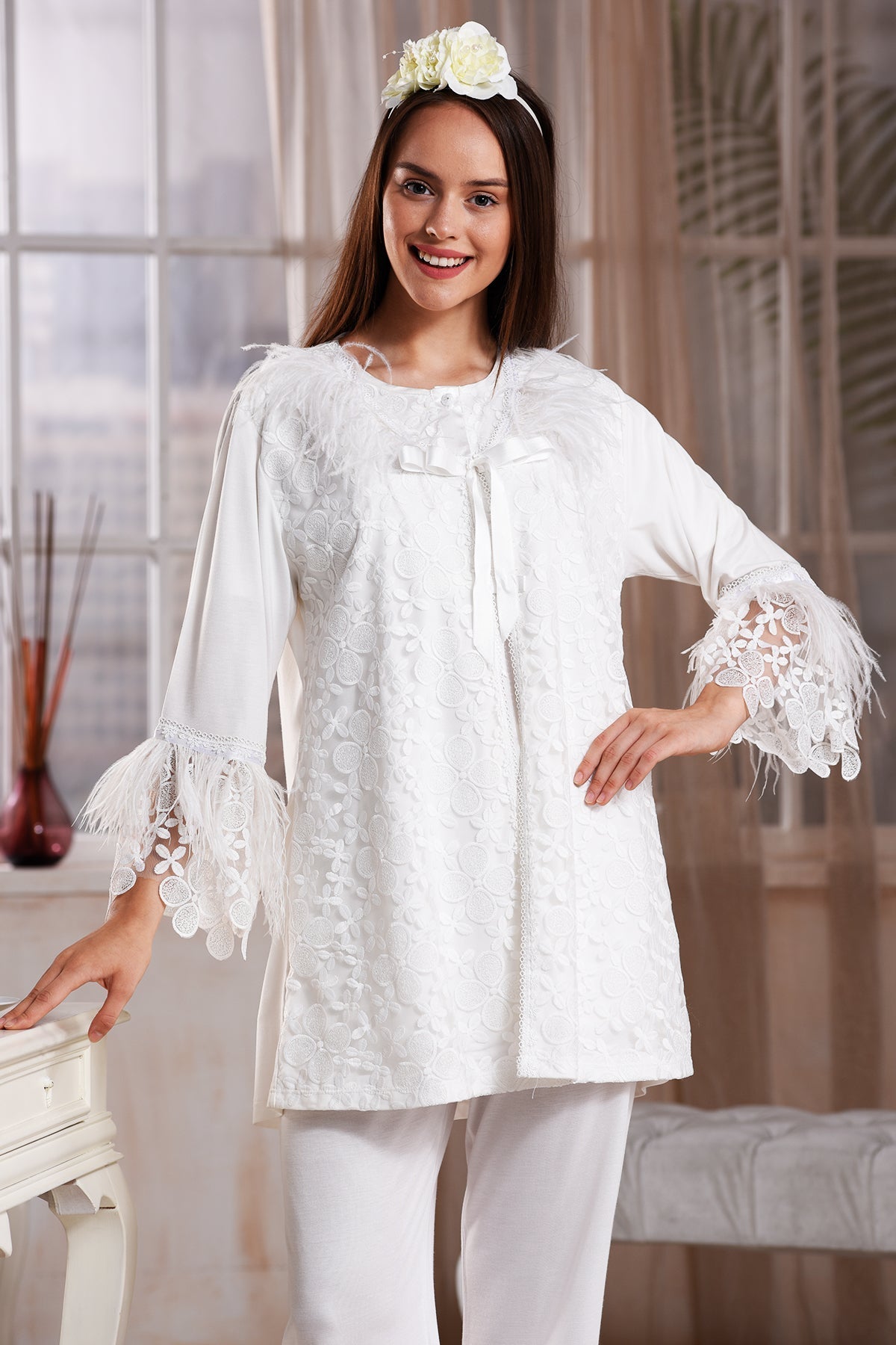 Hairy And Lace Embroidered 3-Pieces Maternity & Nursing Pajamas With Robe - 3980
