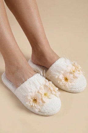 Water Lily Flowered Postpartum And Bride Crown & Slippers Set Ecru - 919504S